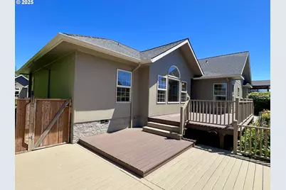 2180 Hayes St, North Bend, OR 97459 - Photo 38