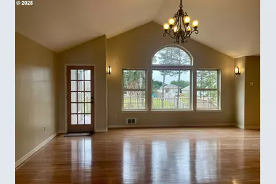 2180 Hayes St, North Bend, OR 97459 - Photo 14