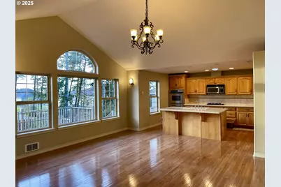 2180 Hayes St, North Bend, OR 97459 - Photo 14