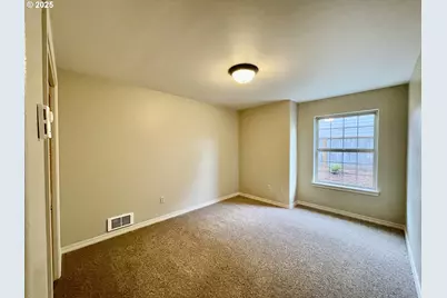 2180 Hayes St, North Bend, OR 97459 - Photo 32