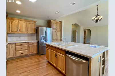 2180 Hayes St, North Bend, OR 97459 - Photo 20