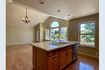 2180 Hayes St, North Bend, OR 97459 - Photo 18