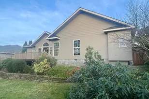 2180 Hayes St, North Bend, OR 97459 - Photo 46