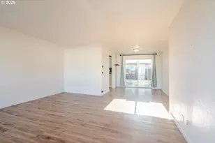 728 Shores St, Salem, OR 97301 - Photo 6