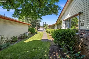 14996 SE Caruthers Ct, Portland, OR 97233 - Photo 26