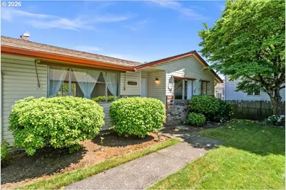 14996 SE Caruthers Ct, Portland, OR 97233 - Photo 2