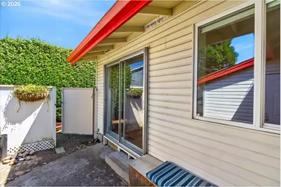 14996 SE Caruthers Ct, Portland, OR 97233 - Photo 28