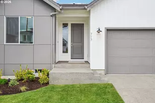 717 Magnolia Ave, Woodburn, OR 97071 - Photo 2