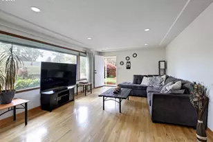 415 NE 116th Pl, Portland, OR 97220 - Photo 4