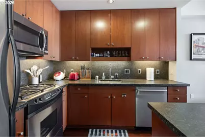 1025 NW Couch St #1217, Portland, OR 97209 - Photo 10