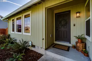 549 Gilfry Ave, Creswell, OR 97426 - Photo 6