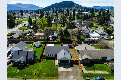 549 Gilfry Ave, Creswell, OR 97426 - Photo 4