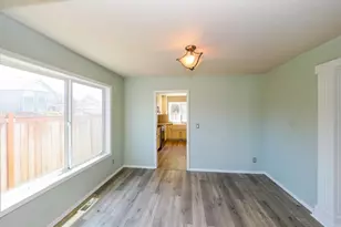 692 Burgundy Ave NE, Keizer, OR 97303 - Photo 6