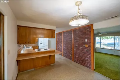 9885 Buena Vista Rd, Independence, OR 97351 - Photo 10