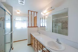 9885 Buena Vista Rd, Independence, OR 97351 - Photo 18