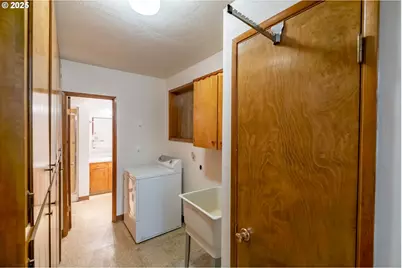 9885 Buena Vista Rd, Independence, OR 97351 - Photo 26