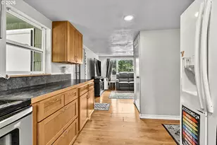 269 S 69th Pl, Springfield, OR 97478 - Photo 10