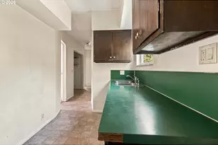 736 5th St, Springfield, OR 97477 - Photo 10