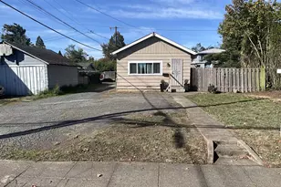 736 5th St, Springfield, OR 97477 - Photo 24