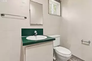 736 5th St, Springfield, OR 97477 - Photo 18