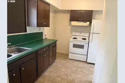 736 5th St, Springfield, OR 97477 - Photo 6