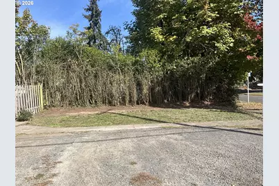 736 5th St, Springfield, OR 97477 - Photo 26