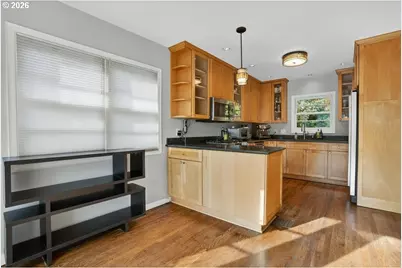 1517 SW Highland Pkwy, Portland, OR 97221 - Photo 10