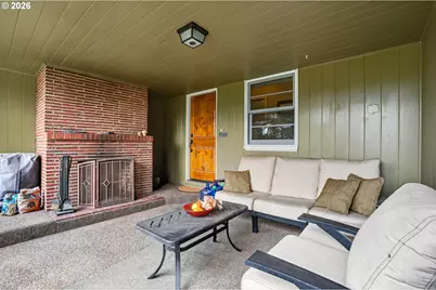 1517 SW Highland Pkwy, Portland, OR 97221 - Photo 2