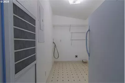 3396 Lake Vanessa Cir NW, Salem, OR 97304 - Photo 20