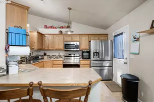 24891 Kingpin Loop, Veneta, OR 97487 - Photo 12