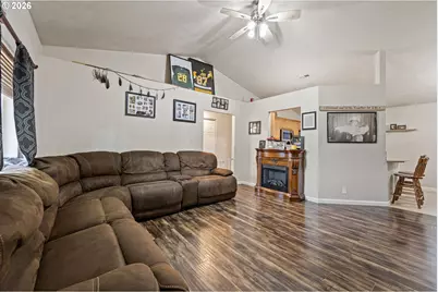 24891 Kingpin Loop, Veneta, OR 97487 - Photo 4