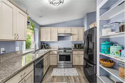 4705 Canyon Ct, Salem, OR 97305 - Photo 12