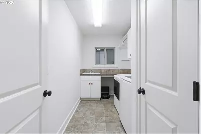 2863 Olympic St, Woodburn, OR 97071 - Photo 28