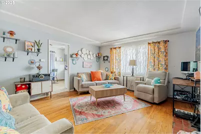 9023 SE Ankeny St, Portland, OR 97216 - Photo 4