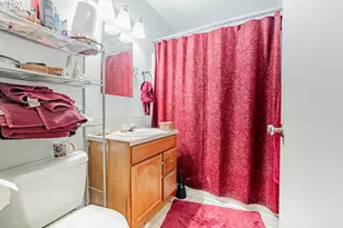 9023 SE Ankeny St, Portland, OR 97216 - Photo 30