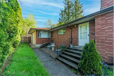 9023 SE Ankeny St, Portland, OR 97216 - Photo 2