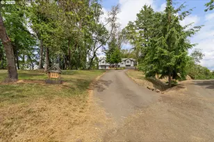 322 Monta Vista Ln, Roseburg, OR 97471 - Photo 18