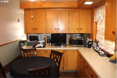 212 Park St, Riddle, OR 97469 - Photo 10