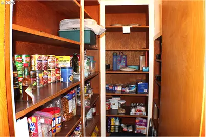 212 Park St, Riddle, OR 97469 - Photo 12