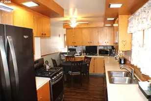 212 Park St, Riddle, OR 97469 - Photo 8