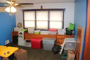 212 Park St, Riddle, OR 97469 - Photo 22