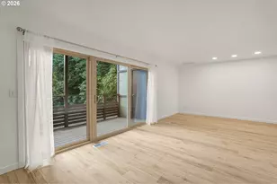 3046 SW Florida Ct, Portland, OR 97219 - Photo 8