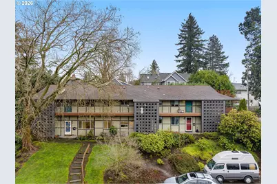 3046 SW Florida Ct #B, Portland, OR 97219 - Photo 2