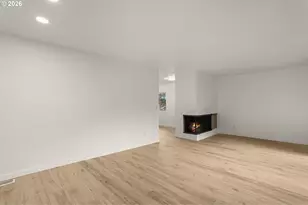 3046 SW Florida Ct, Portland, OR 97219 - Photo 6