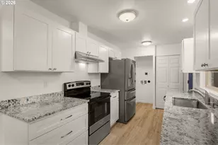 3046 SW Florida Ct, Portland, OR 97219 - Photo 14