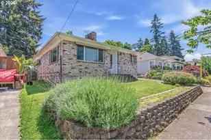 7910 N McKenna Ave, Portland, OR 97203 - Photo 2