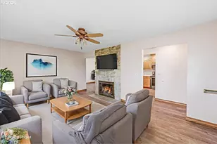 7910 N McKenna Ave, Portland, OR 97203 - Photo 4