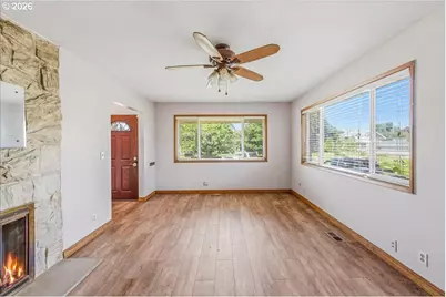 7910 N McKenna Ave, Portland, OR 97203 - Photo 6