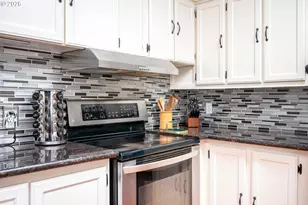 863 SW Liberty Bell Dr, Beaverton, OR 97006 - Photo 12