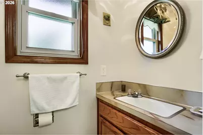 16615 NE Halsey St, Portland, OR 97230 - Photo 14